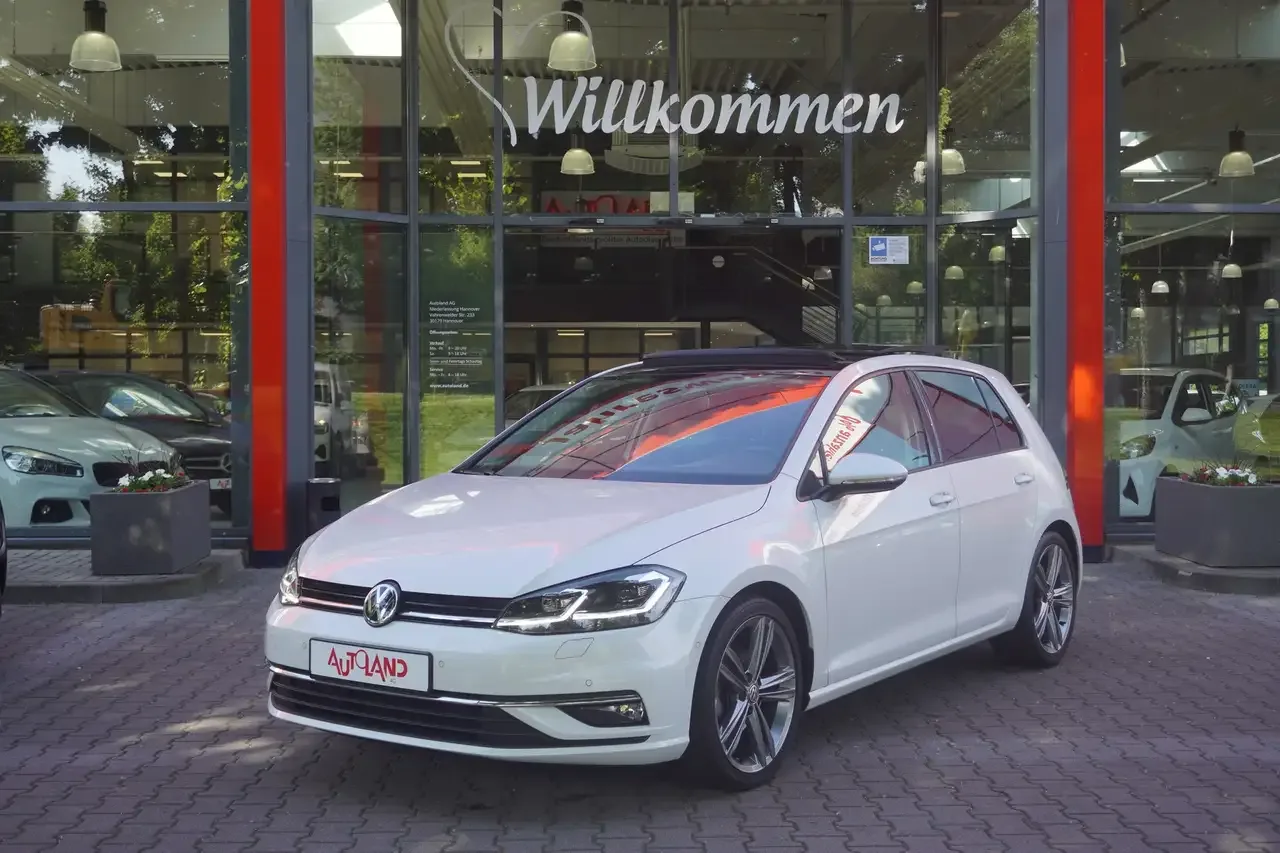 Volkswagen Golf (2019) — foto 1